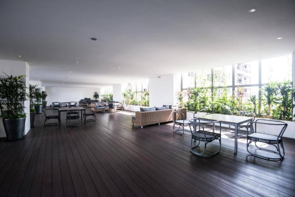 Klsentral/bangsar/midvalley/6px/netflix/balcony * Kuala Lumpur